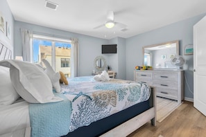 3 bedrooms, desk, iron/ironing board, travel cot - Professionally Managed | Walk to Beach (Seaside Heights)