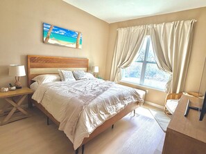 4 bedrooms, iron/ironing board, free WiFi, bed sheets