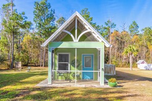 Exterior - Key Lime Cottage in Bon Secour, 11 miles to beach, 7 miles to Sportsplex (Bon Secour)