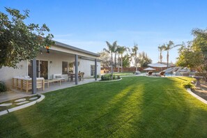 Terrace/patio - Resort Style House -pool-office-gym in the Northwest of the city. (Bakersfield)