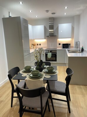 Dining - Modern 1 bed flat in Birmingham city centre (Birmingham)
