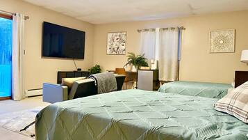 Escrivaninha, ferros/tábuas de passar roupa, Wi-Fi, roupa de cama