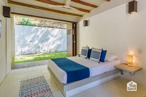 Tabla de planchar con plancha, wifi y ropa de cama 