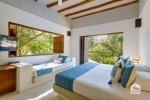 Room - TopSpot®´s Most Coveted Property / 300 + Reviews! (Apulo)