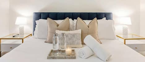 3 habitaciones, tabla de planchar con plancha, wifi y ropa de cama
