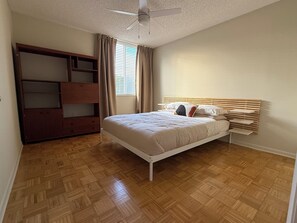 2 多间卧室、熨斗/熨衣板、WiFi、床单