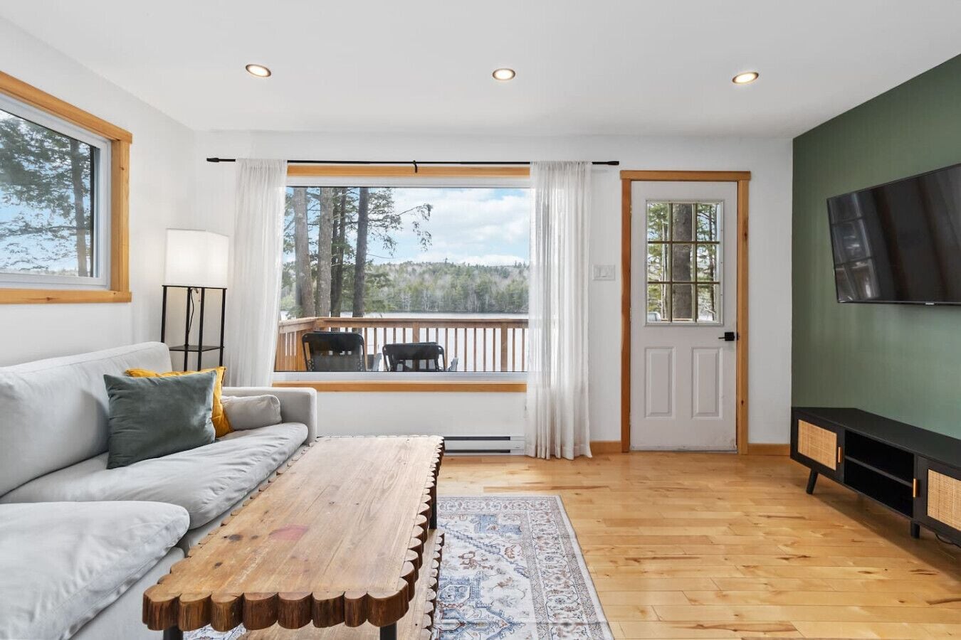 Télévision, cheminée