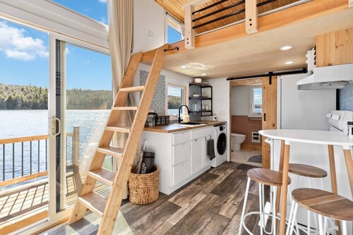 Lakefront Tiny Home w/ Hot Tub + Sunset Views