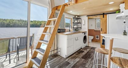 Lakefront Tiny Home w/ Hot Tub + Sunset Views