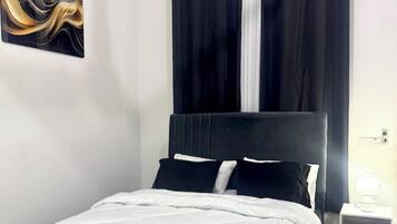3 bedrooms, iron/ironing board, Internet, bed sheets
