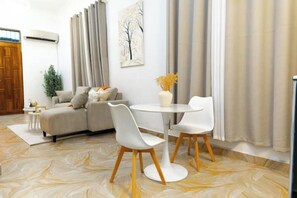 Dining - Cozy family stay in central Dar with comfort & Wi-Fi. (Dar es Salaam)