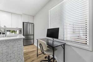 Interior - Elegant 1BR Suite w/ Desk - Near Downtown & Deep Ellum - Fast WiFi (Dallas)