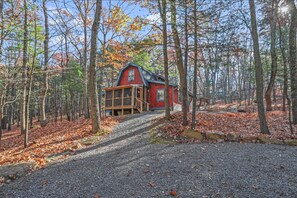 Exterior - Hope's Haven: Hot Tub, River Access, Pet Friendly (Great Cacapon)
