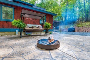 Terrace/patio - Hope's Haven: Hot Tub, River Access, Pet Friendly (Great Cacapon)