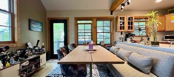 Crested Butte Downtown-Views- Hot Tub-Walk & Bike. Pet friendly. 2-Parking Spots