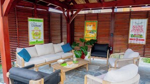 Terrace/patio - Villa Rose du Désert: luxury, conviviality, swimming pool and nearby beaches (Sainte-Anne)