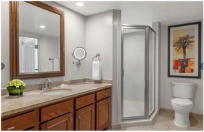 Hair dryer, towels, soap, toilet paper - Ocean View/Ocean Side  2BR at Aruba Surf Club – Steps to Palm Beach Paradise (Noord)
