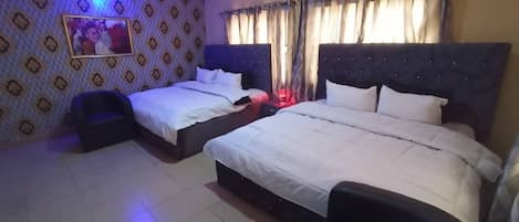 3 bedrooms, desk, free WiFi, bed sheets