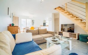 TV - Maison familiale au calme près de l'océan (Le Tour-du-Parc)