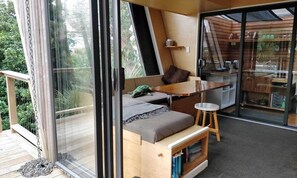 Interior - Private stand-alone retreat in the heart of Howick (Auckland)