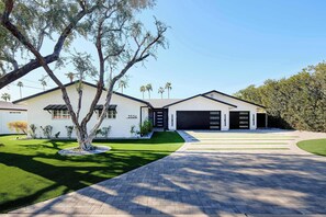 Exterior - Velvet Spur | Designer Stay in Old Town! Walkable (Scottsdale)