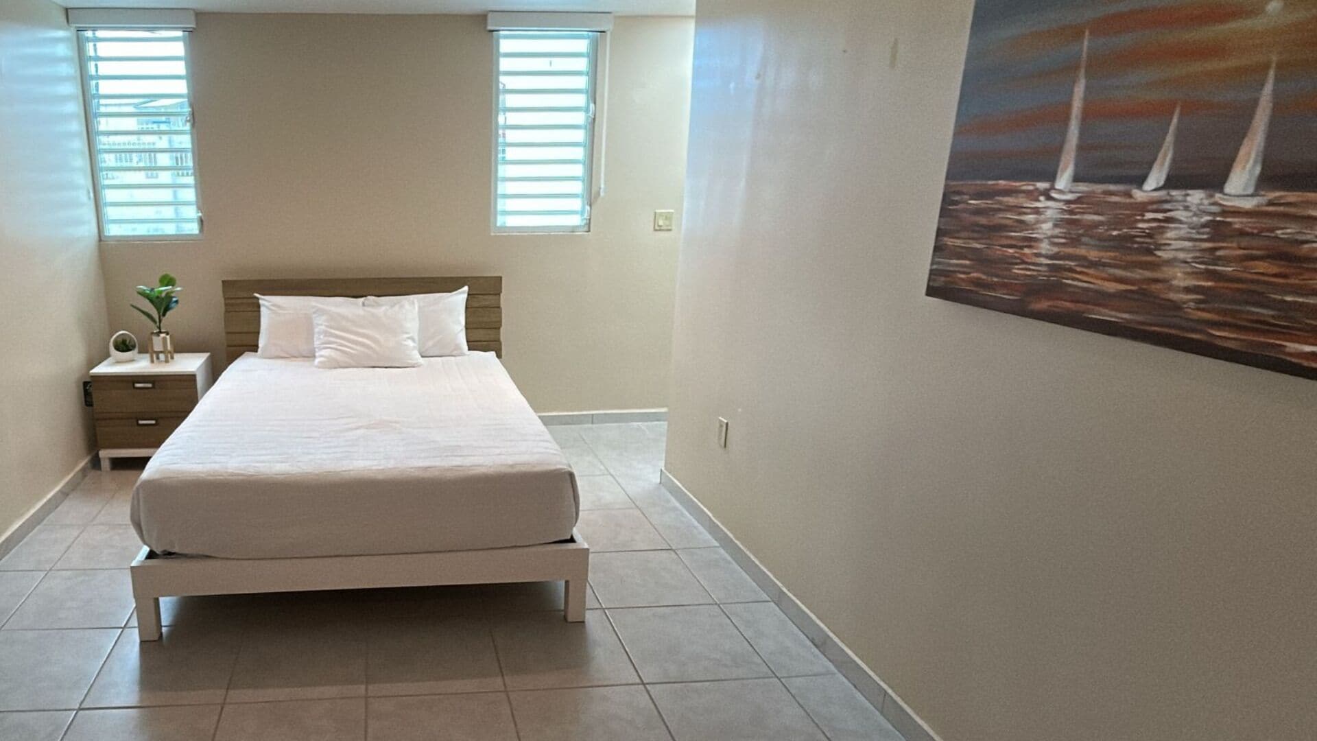 Premium Room, 1 Queen Bed | Individually decorated, iron/ironing board, free WiFi, bed sheets