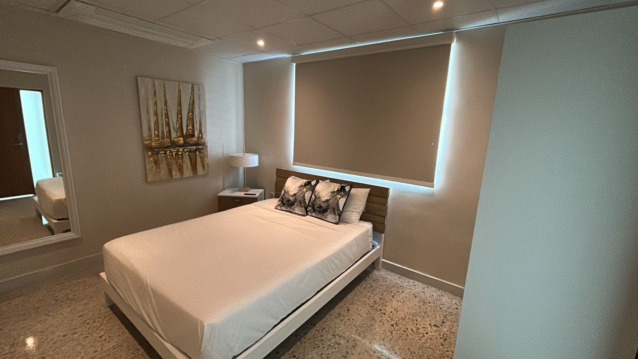 Suite familiar | Decoración personalizada, tabla de planchar con plancha y wifi gratis 