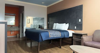 Downtowner Inns & Suites