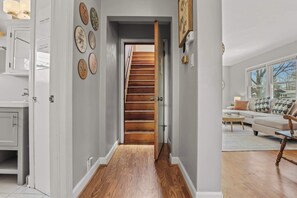 Interior - 3 min to Zoo - Game Room - Fire Pit - Pets - Yard (Milwaukee)