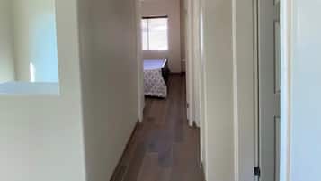 3 chambres, fer et planche à repasser, lit parapluie, Wi-Fi gratuit