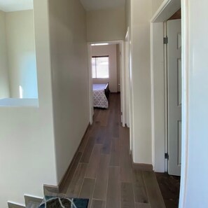 3 chambres, fer et planche à repasser, lit parapluie, Wi-Fi gratuit