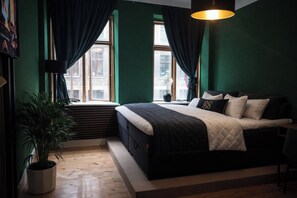 Unclassified image, 4 of 17, button