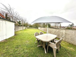 Outdoor dining - Au P'tit Somme-Équipement bébé-Famille-15min Plage (Nouvion)