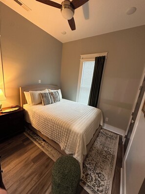 Unclassified image, 3 of 32, button - Emerald Hour Loft: 2 mins from UNA (Florence)