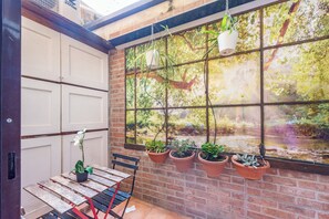 Outdoor dining - BHM Urban House Pigneto (Rome)