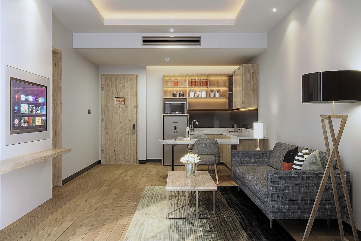 Suite | In-room safe, desk, free WiFi