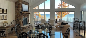 Premier Lake house retreat destination in Northern MN/Private Dock/Sauna/Hot tub