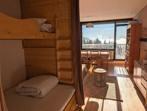 1 Schlafzimmer, Bügeleisen/Bügelbrett