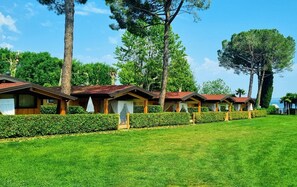 Property grounds - Chalet Rio - ground floor with private garden (San Felice del Benaco)