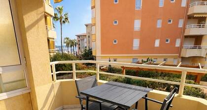 Located at the Port of Fréjus. A 3-minute walk from the nature center and the beach