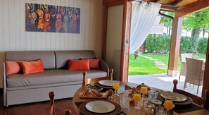 Dining - Villetta Benaco second row. (San Felice del Benaco)