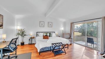 5 camere, una scrivania, ferro/asse da stiro, culla da viaggio