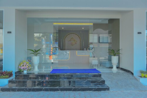 Nadya Hotel
