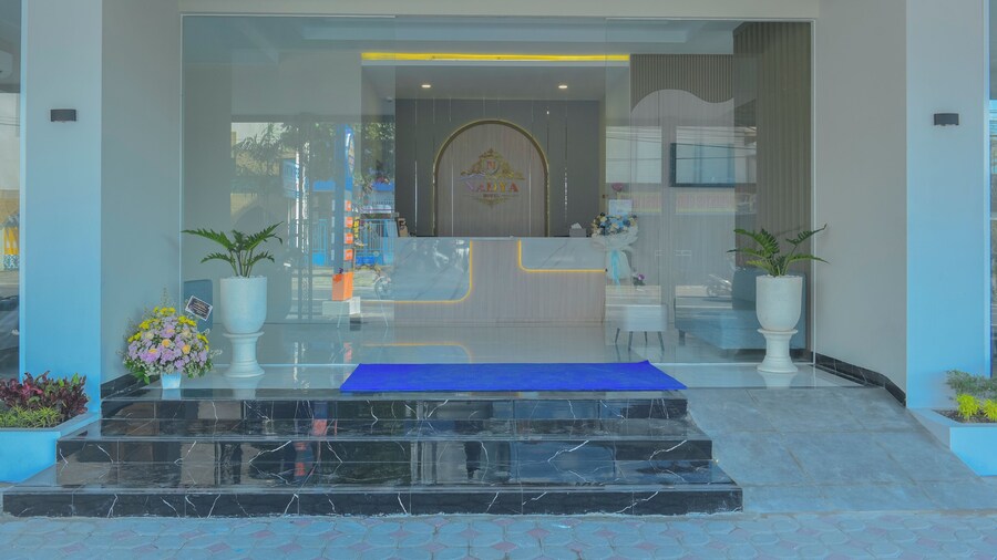 Nadya Hotel