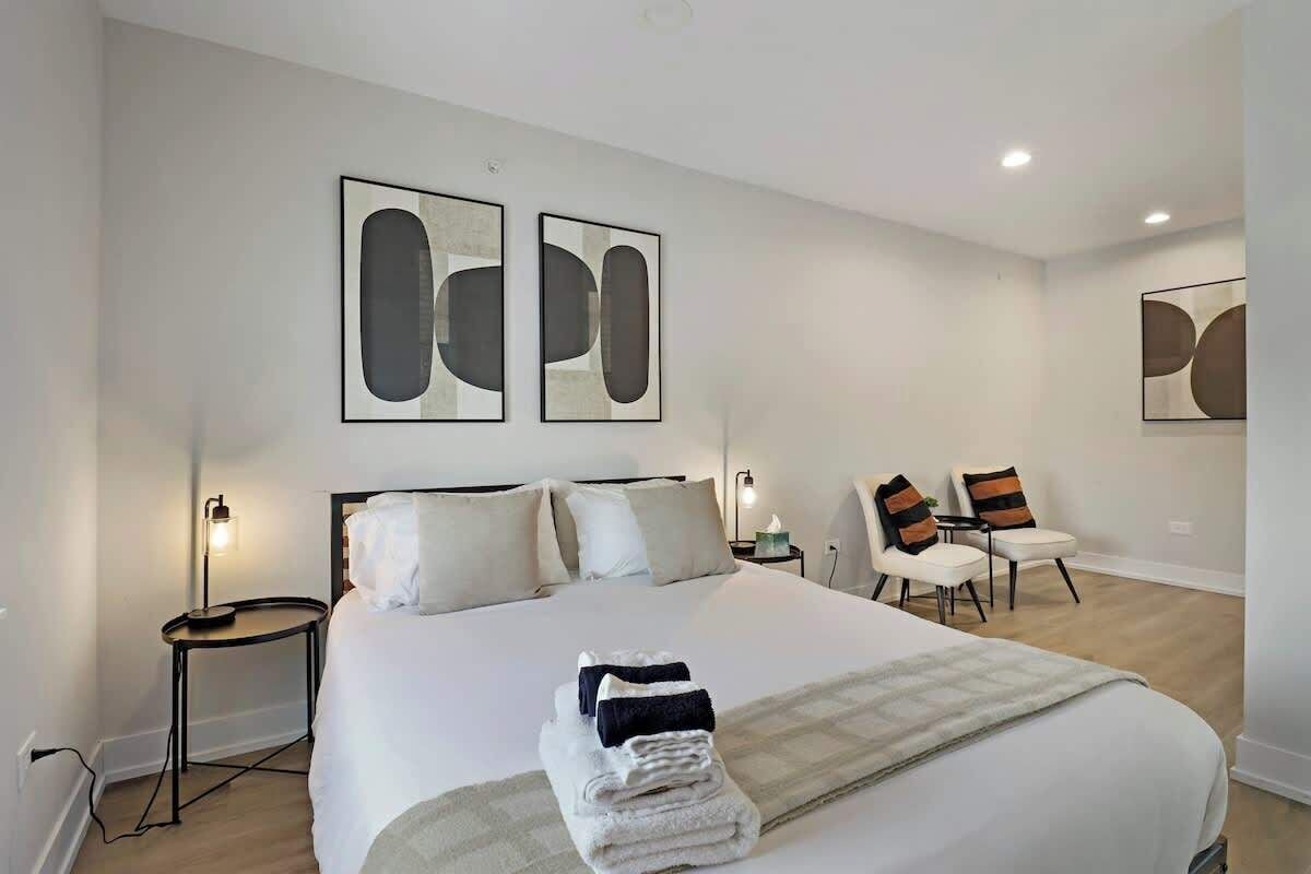 Iron/ironing board, travel cot, WiFi, bed sheets