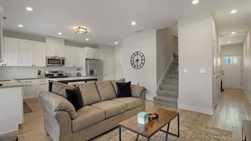 Téléviseur, bureau