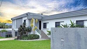 Exterior - Sawtell Sanctuary - a beautifully appointed coastal retreat designed for relaxed living and comfort (Sawtell)