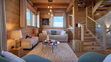 TV, fireplace, stereo