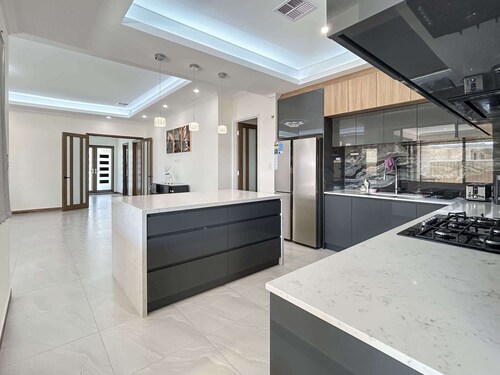 Spacious 4 bed home with open plan living
