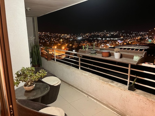 Spacious and comfortable apartment, excellent view, unbeatable location.